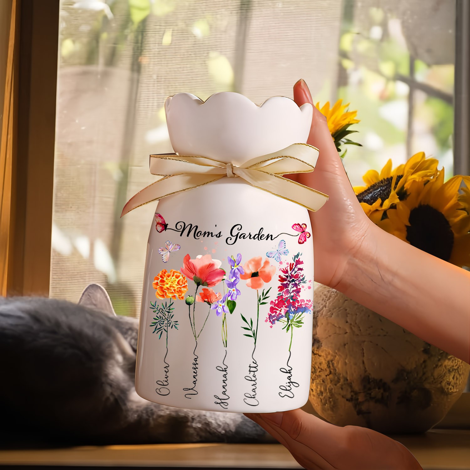 Custom Mom's Garden Plant Vase With Kids Name and Birth Flower For Mother's Day