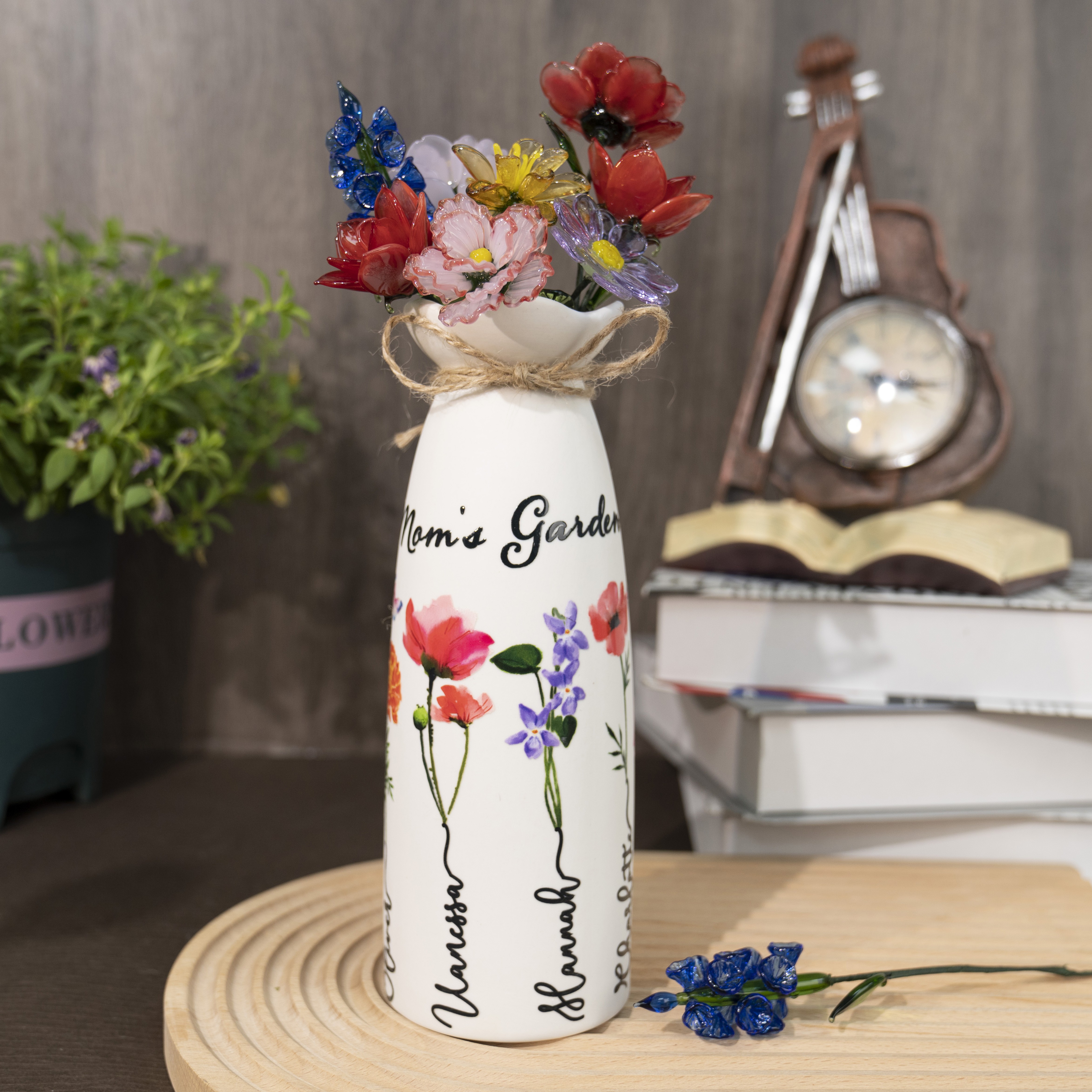 Custom Mom's Garden Birth Flower Vase With Kids Name and Birth Flower Ideal Gifts for Mother's Day